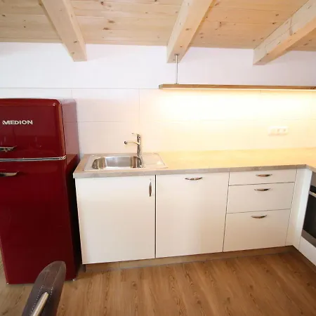 Vakantiehuis Luxurious In With Balcony