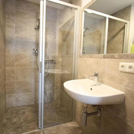 Luxurious In With Balcony Дом отдыха *